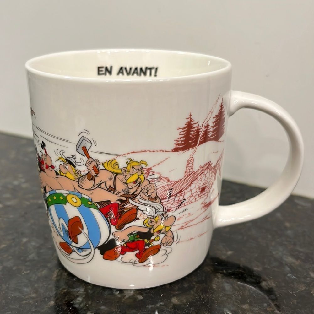 Asteric mug by Konitz. Size 3.5”